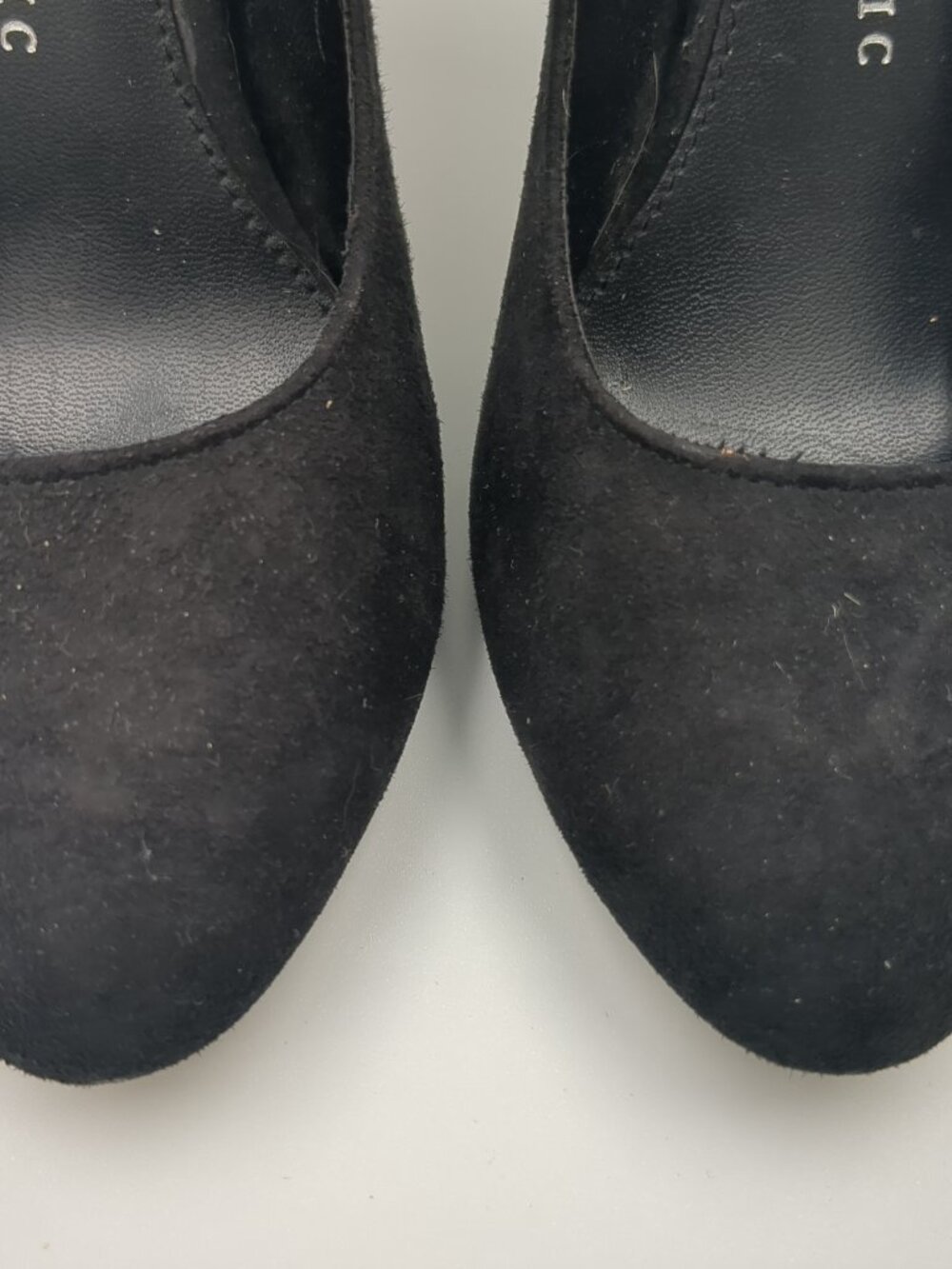 Rock & Republic Black Suede Slip-On Heel Women's size 7 - Picture 3 of 8